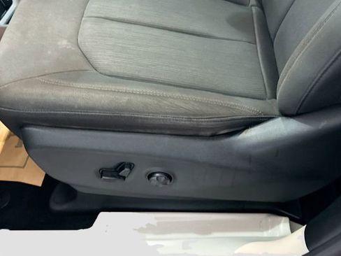 Used 2019 Chrysler Pacifica Touring Plus w/ Tire & Wheel Group FWD image 19