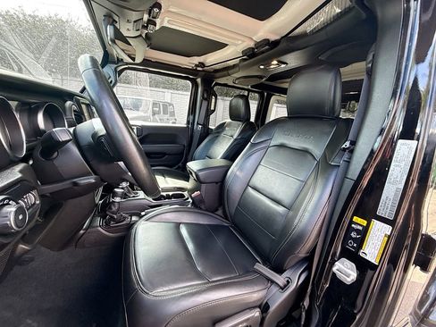 Used 2022 Jeep Wrangler Unlimited Sahara w/ Cold Weather Group AWD/4WD image 23