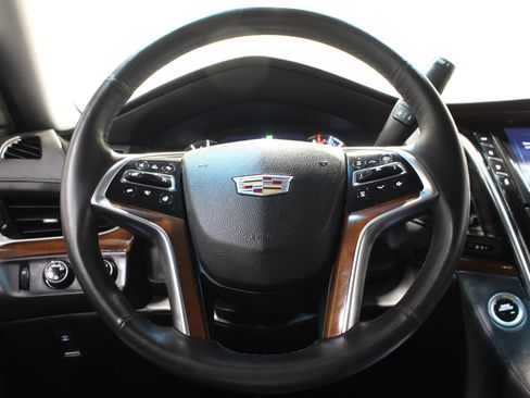 Used 2019 Cadillac Escalade Premium Luxury w/ LPO, Radiant Package AWD/4WD image 11
