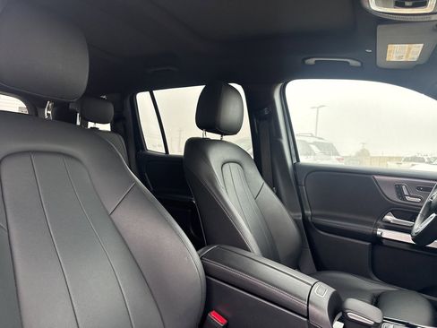 Used 2021 Mercedes-Benz GLB 250 4MATIC image 12