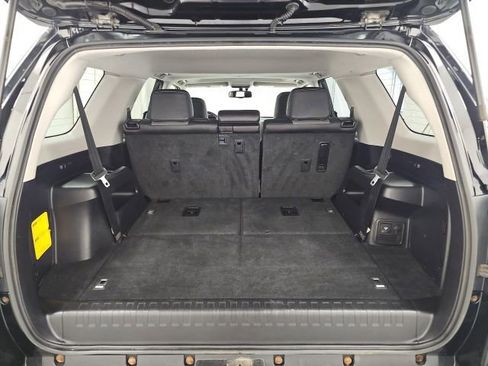 Used 2017 Toyota 4Runner SR5 AWD/4WD image 33