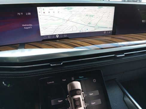 New 2026 Cadillac Escalade Platinum Sport AWD/4WD image 16