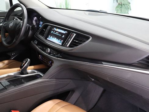 Used 2018 Buick Enclave Premium FWD image 9