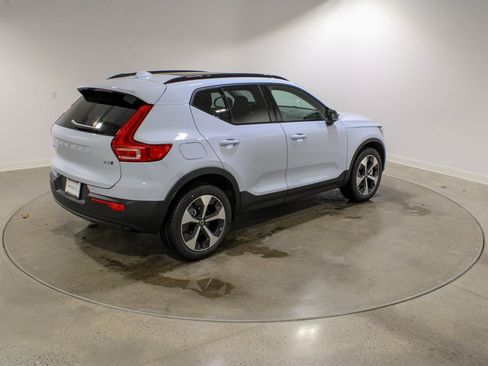 New 2026 Volvo XC40 B5 Plus w/ Climate Package image 5
