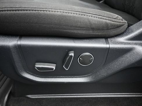 Used 2018 Ford F150 XLT w/ Equipment Group 302A Luxury AWD/4WD image 12