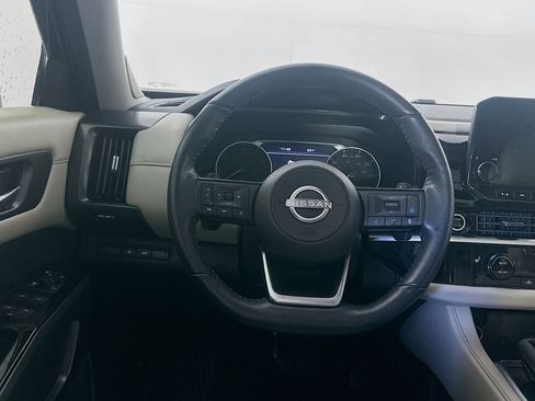 Used 2024 Nissan Pathfinder SL w/ SL Premium Package image 18