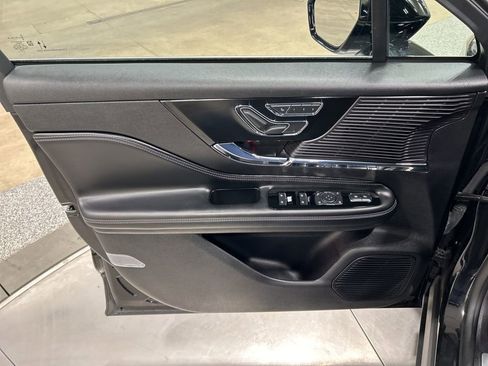 Certified 2022 Lincoln Corsair AWD w/ Premium Package image 11