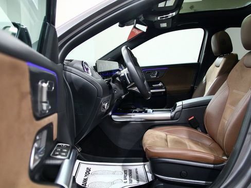 Used 2025 Mercedes-Benz GLA 250 4MATIC image 19