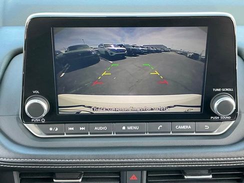 Used 2024 Nissan Rogue SV w/ SV Premium Package image 26