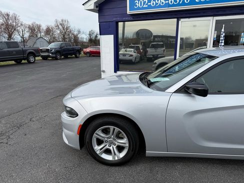 Used 2023 Dodge Charger SXT image 3