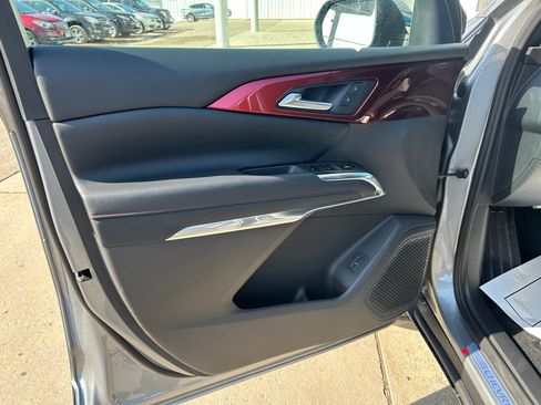 New 2026 Chevrolet Traverse Z71 image 11