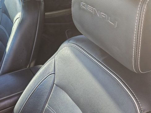 Used 2019 GMC Acadia Denali w/ Technology Package image 31