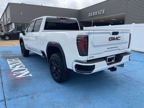 Used 2025 GMC Sierra 2500 AT4 AWD/4WD image 5