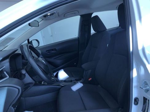 Used 2025 Toyota Corolla LE image 18