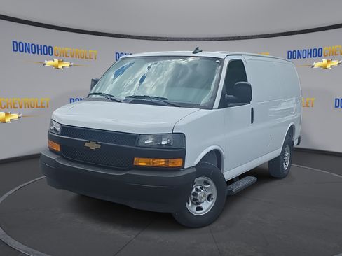 New 2025 Chevrolet Express 2500 RWD image 4