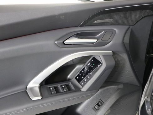 New 2025 Audi Q5 Premium Plus image 17