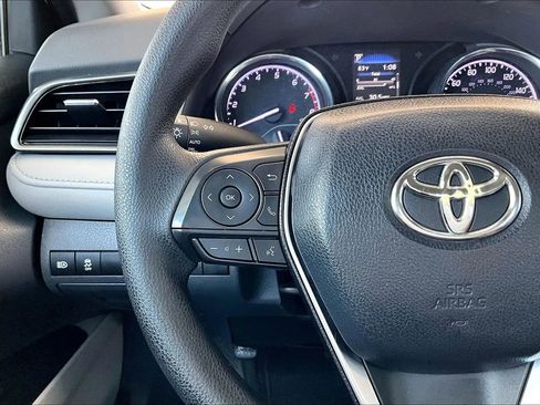 Used 2020 Toyota Camry LE FWD image 10