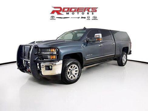 Used 2019 Chevrolet Silverado 2500 LTZ w/ Duramax Plus Package AWD/4WD image 3