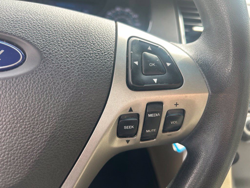 Used 2013 Ford Taurus SE FWD image 10