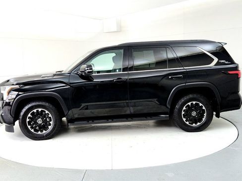 Used 2024 Toyota Sequoia SR5 w/ TRD Off-Road Package AWD/4WD image 3