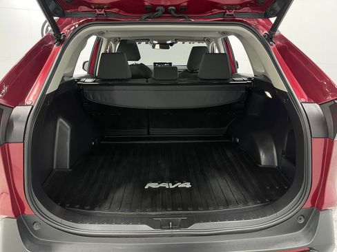 Used 2022 Toyota RAV4 XLE image 25