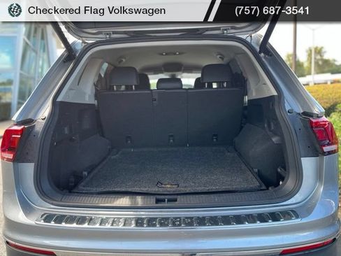 Used 2024 Volkswagen Tiguan SE AWD/4WD image 34