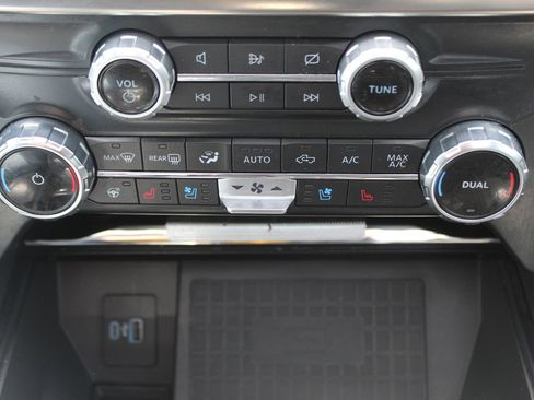 Used 2022 Ford F150 Raptor w/ Equipment Group 801A High AWD/4WD image 43
