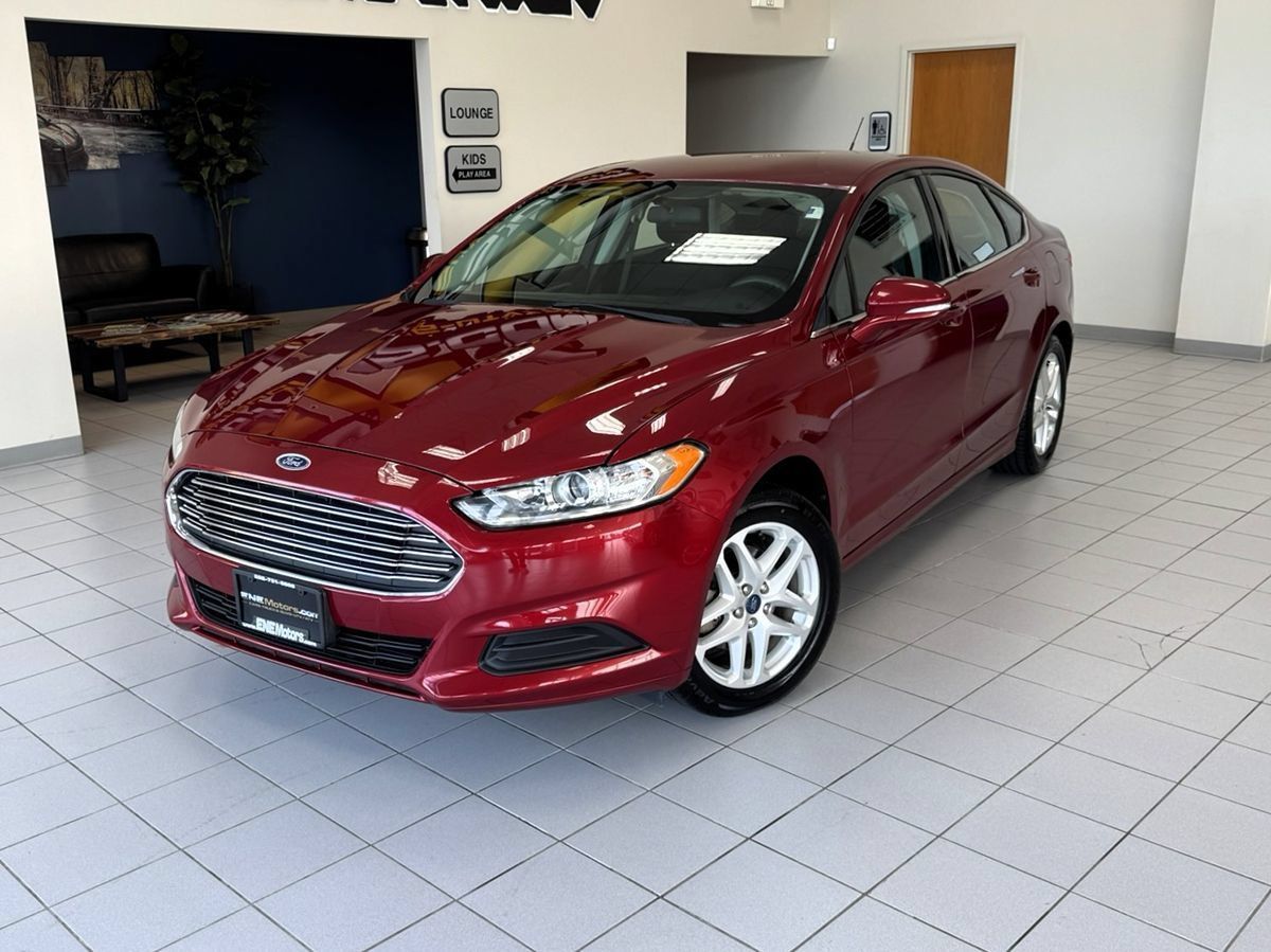 Used 2015 Ford Fusion SE FWD image 1