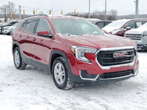 Used 2023 GMC Terrain SLE w/ Driver Convenience Package image 4