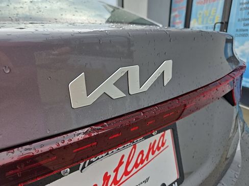 Used 2024 Kia Forte LXS w/ LXS Technology Package FWD image 20