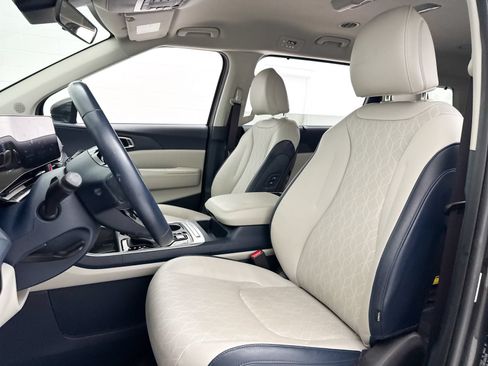 Certified 2025 Kia Carnival EX FWD image 21