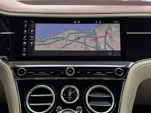 Used 2024 Bentley Continental GT image 19