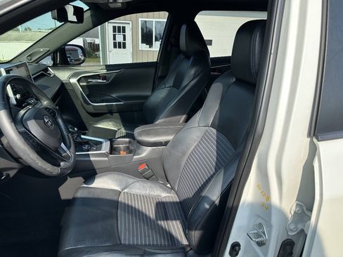 Used 2019 Toyota RAV4 XSE AWD/4WD image 2