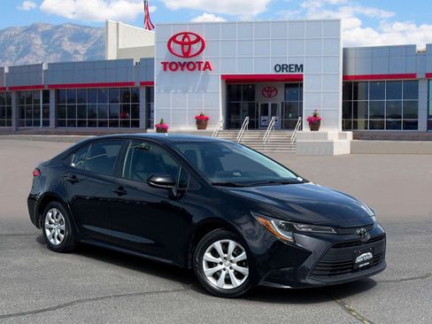 Used 2024 Toyota Corolla LE FWD image 1