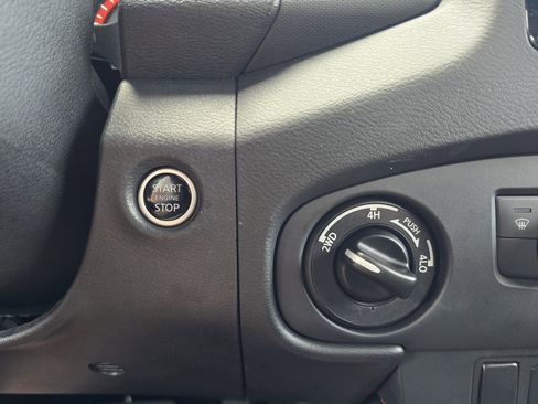 Used 2024 Nissan Frontier PRO-4X w/ Technology Package image 23