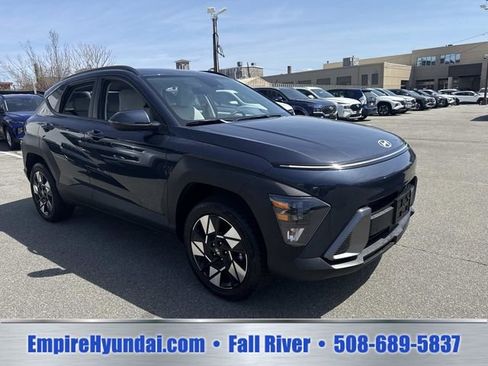 Used 2024 Hyundai Kona SEL AWD/4WD image 2