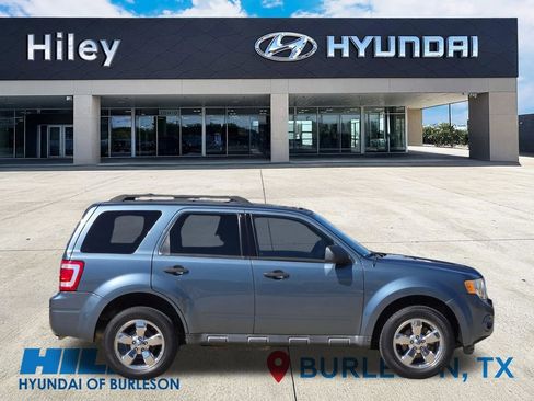 Used 2010 Ford Escape XLT image 3