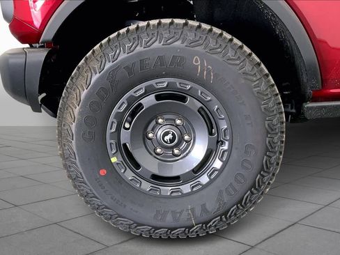 New 2025 Ford Bronco Badlands image 10