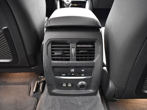 Used 2019 BMW 330i xDrive Sedan w/ Premium Package AWD/4WD image 13