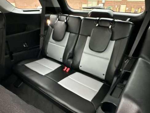 Used 2022 Ford Explorer XLT w/ Equipment Group 202A image 33