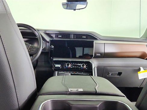 New 2026 GMC Sierra 1500 Denali image 33