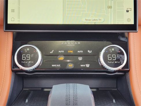 Used 2026 Jaguar F-PACE R-Dynamic S image 15