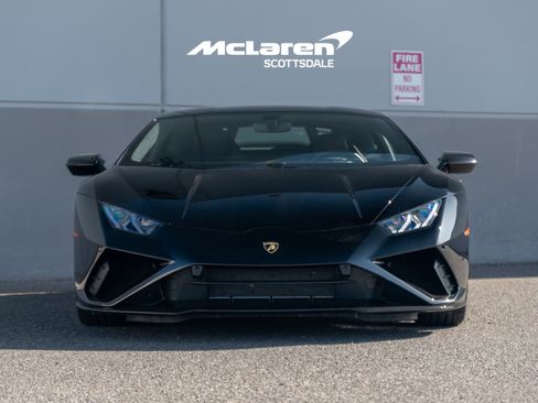 Used 2021 Lamborghini Huracan EVO RWD image 10