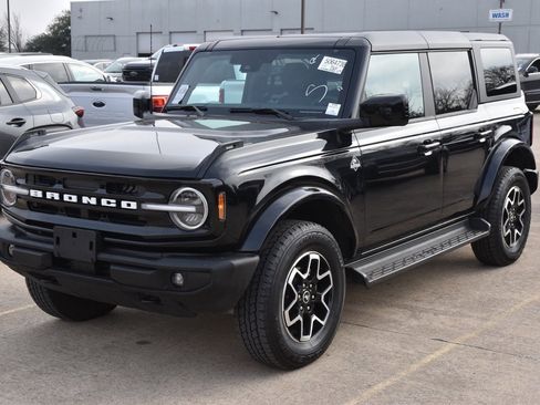 Certified 2025 Ford Bronco Outer Banks image 2