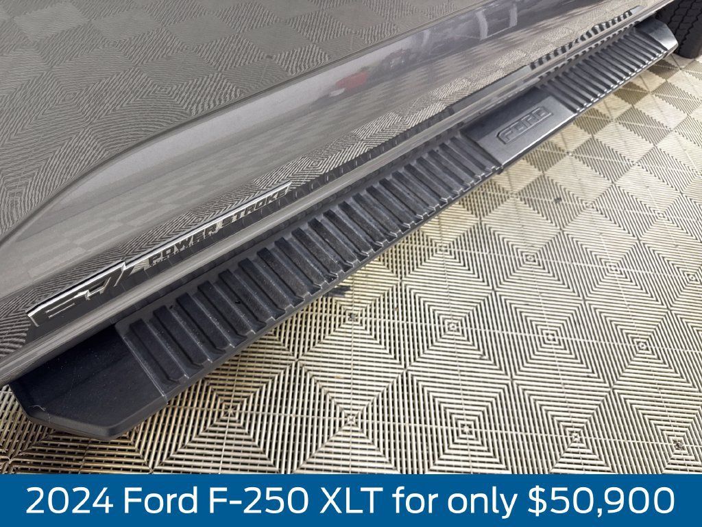 Used 2024 Ford F250 XLT AWD/4WD image 14