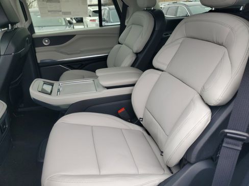 New 2026 Lincoln Navigator Reserve image 31