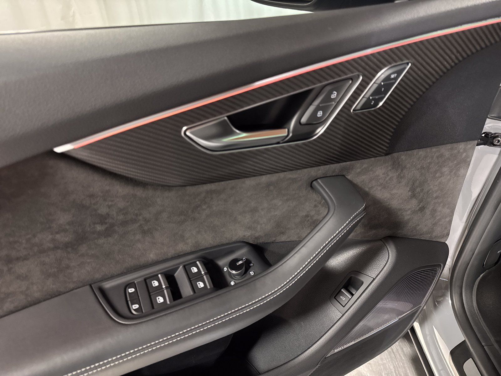Used 2022 Audi RS Q8 AWD/4WD image 16