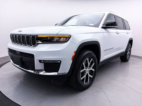 Used 2024 Jeep Grand Cherokee L Limited w/ Luxury Tech Group II image 12