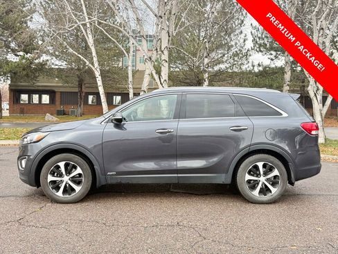 Used 2016 Kia Sorento EX w/ EX Premium Package image 3