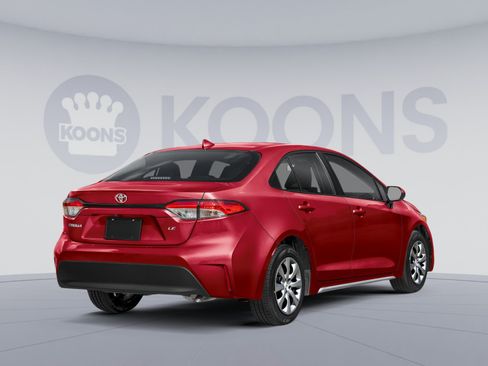 Used 2025 Toyota Corolla LE FWD image 2